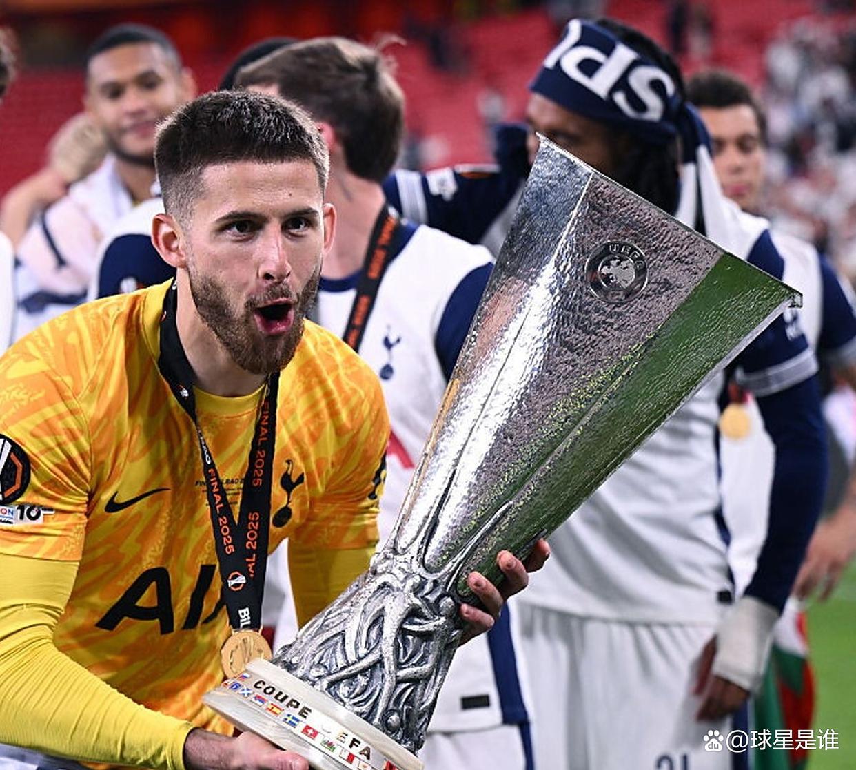 开云体育下载APP-包含法国杯赛程吃紧，埃因霍温赛后遗憾出局，质疑声仍在，年轻球员得到机会的词条