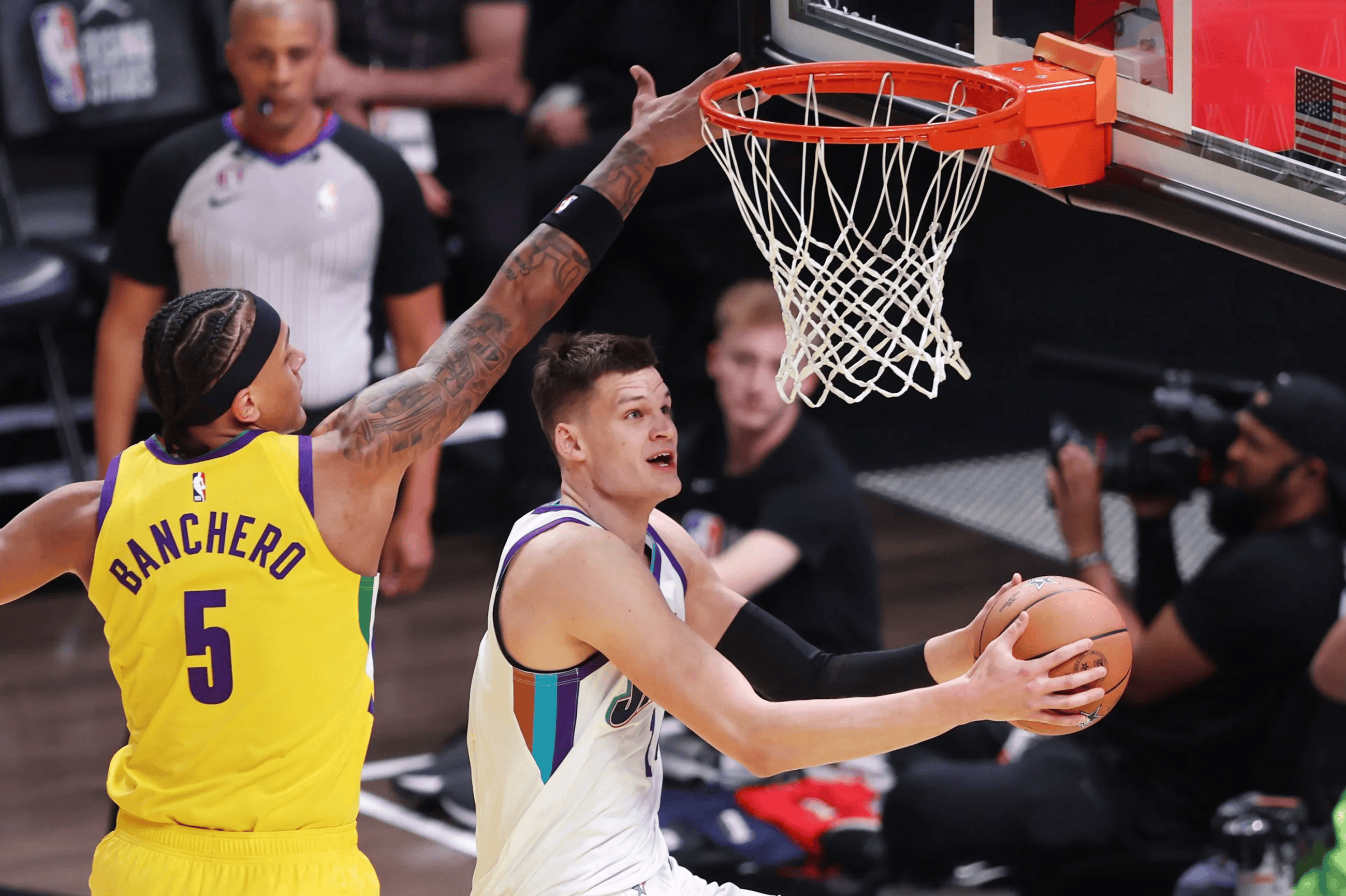 开云体育下载入口-关于拉齐奥训练开放日；今夜内部沟通引欢呼；全明星赛在即；年轻球员得到机会的信息